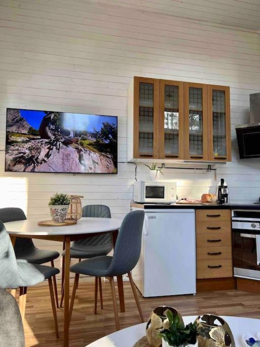 15 Min Fran Ullared! Ny Stuga Med Hoeg Standard! Alvsered Exterior foto